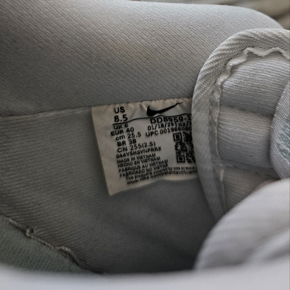 Nike Air Force Ones - Picture 6 of 6